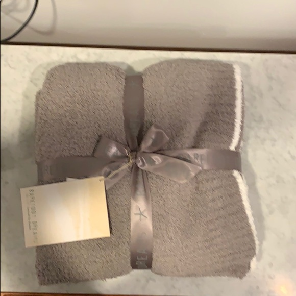 NWT Barefoot Dreams CozyChic blanket - Picture 2 of 5